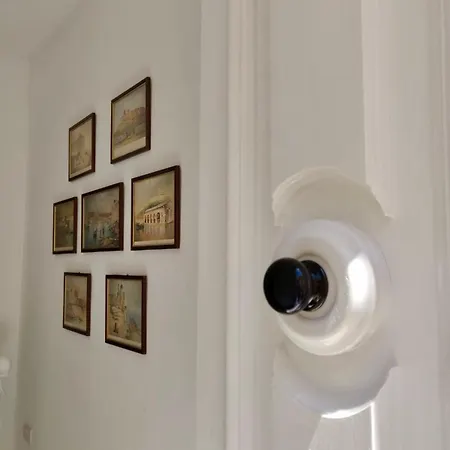 Cosy Away From Apartamento Hamrun