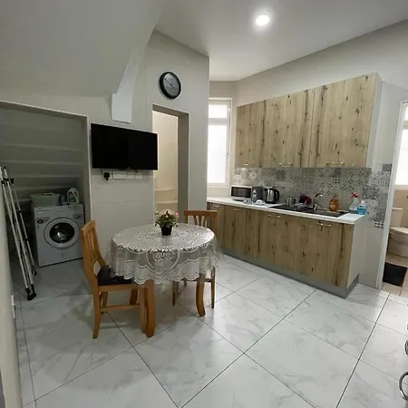 Cosy Away From Apartamento Hamrun