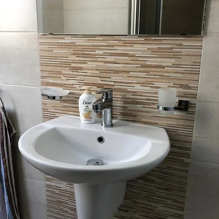 Cosy Away From Apartment *