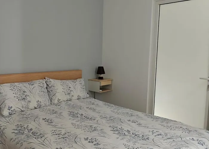 아파트 Cosy Away From