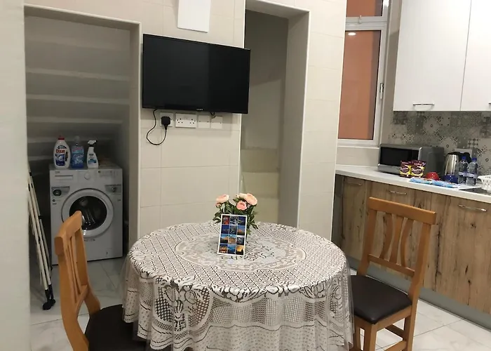 아파트 Cosy Away From Hamrun